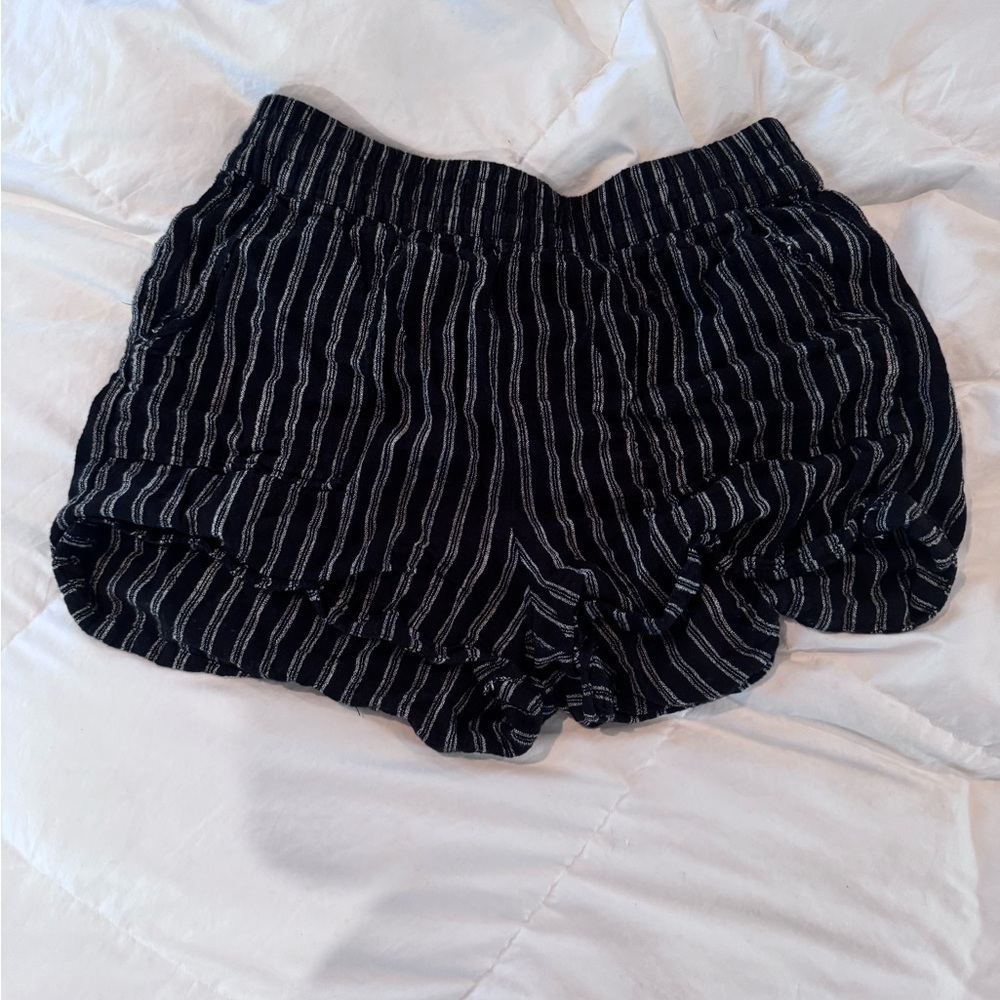 Staccato Women’s Striped Black Pull On Shorts, Size Medium